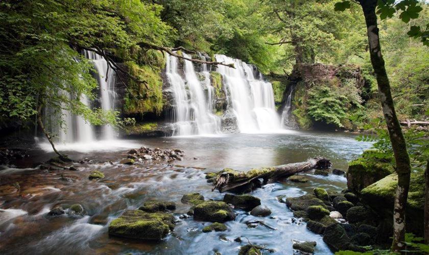 Glan-Yr-Afon Cottage Two Bedrooms Sennybridge Buitenkant foto